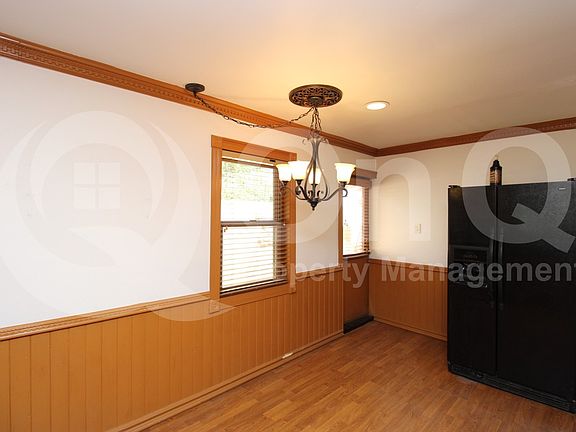 3rd image of 15 E 14th St #A
