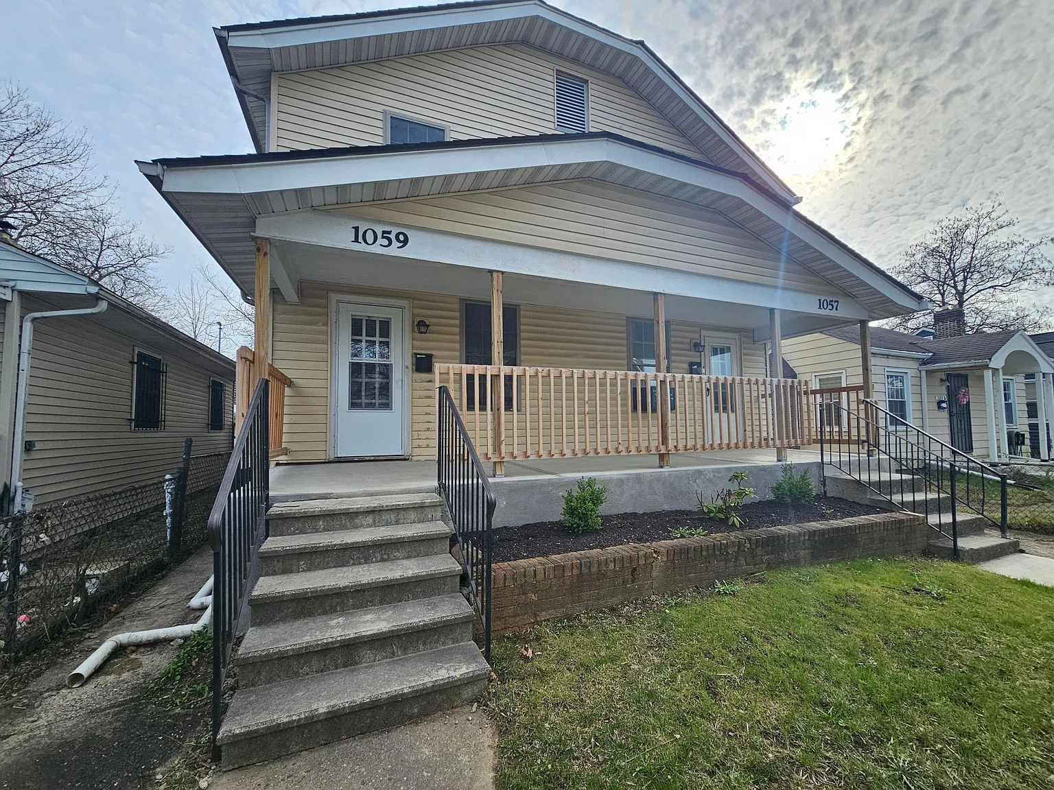 3 bed, 1176 sqft, $1,295 — Photo 2