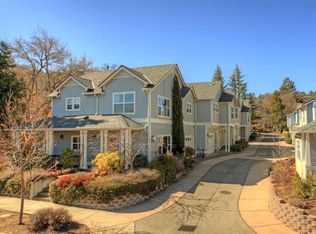 468 S Scenic Dr, Ashland, OR 97520