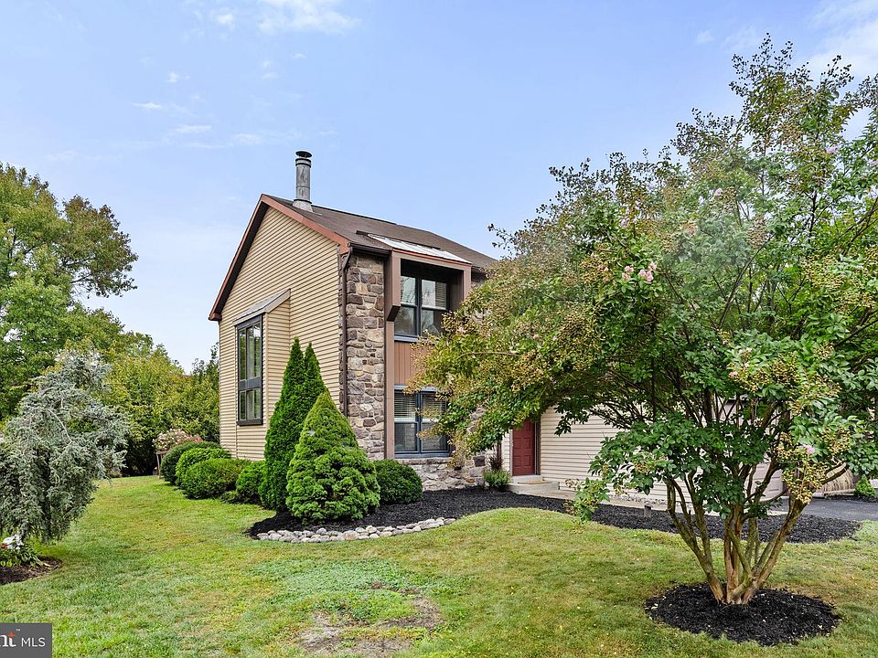 105 Hilltop Ct, Langhorne, PA 19047 | Zillow