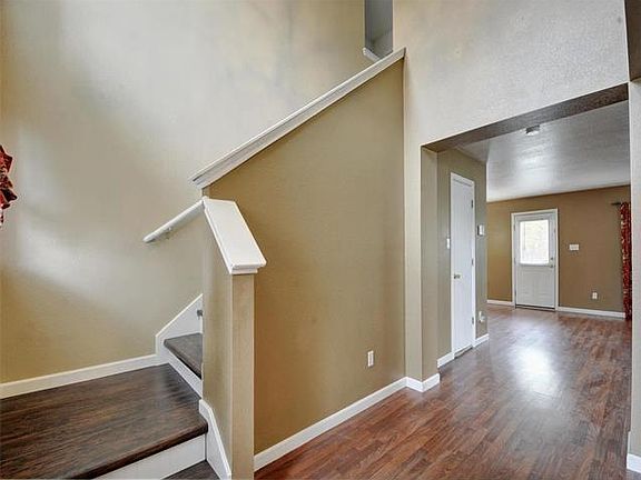 3rd image of 411 Meadow Park Dr