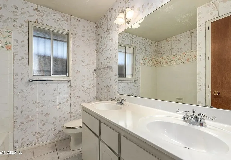 650 E Malibu Dr — Photo 17