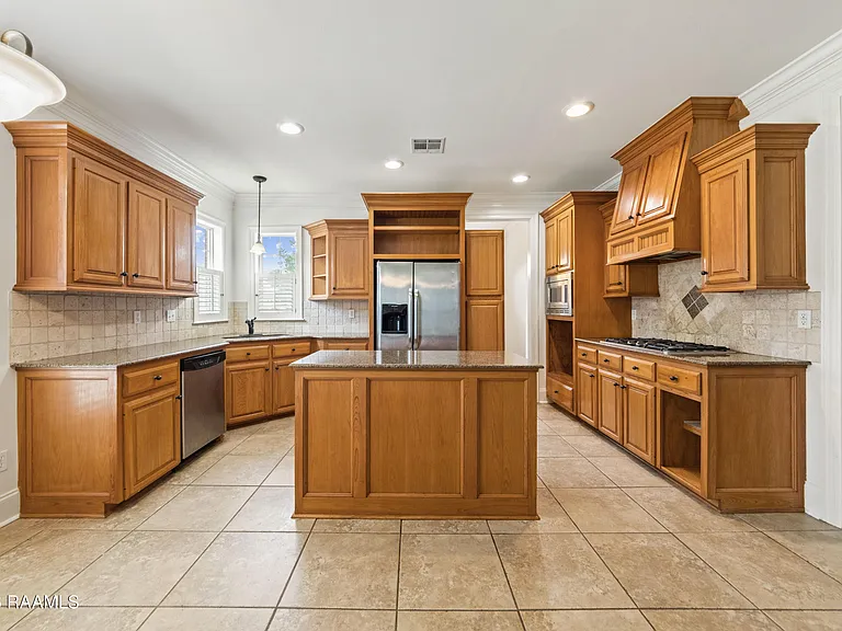 100 Shumard Dr — Photo 20