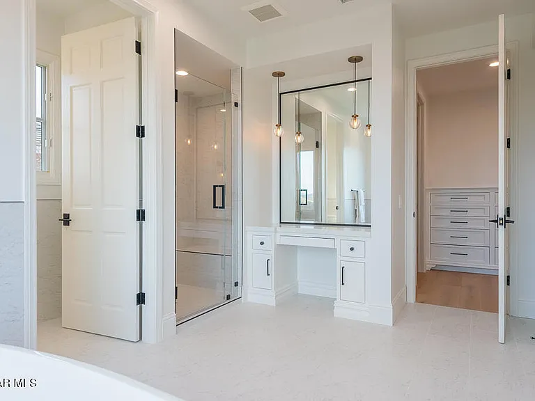 2390 Crombie Ct — Photo 26