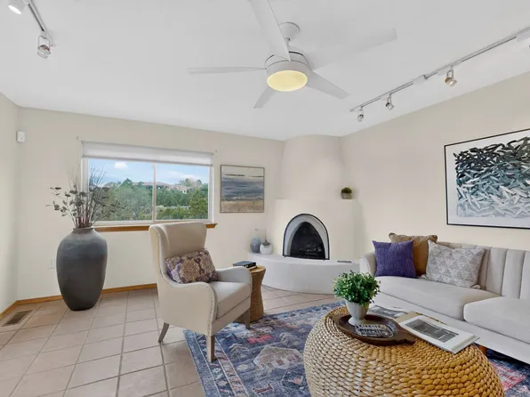 279 Loma Entrada, Santa Fe, NM 87501