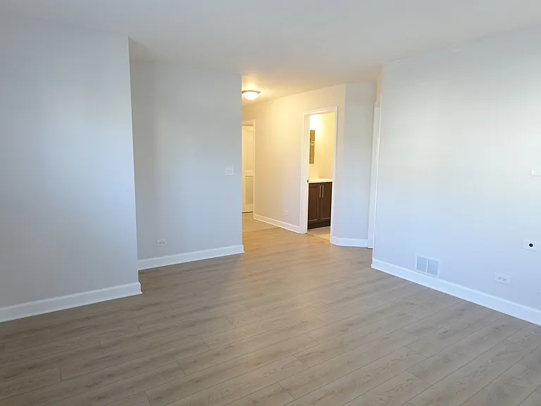881 Essex Cir #881 — Photo 25