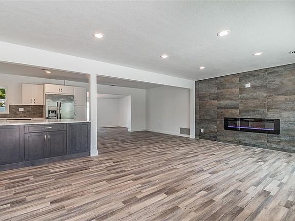 5th image of 6640 Gulfport Blvd S