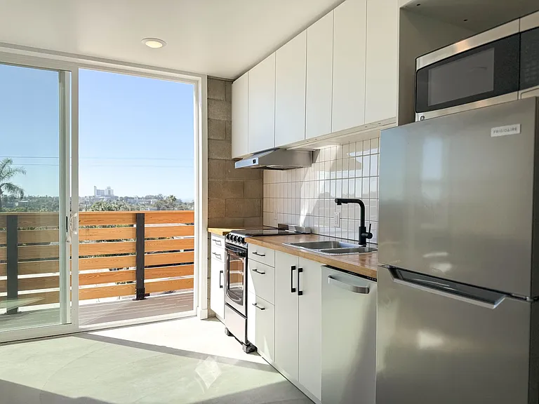 1520 Tyler House — Photo 42