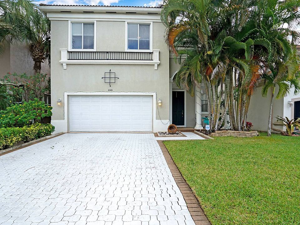 1st image of 1043 Grove Park Cir