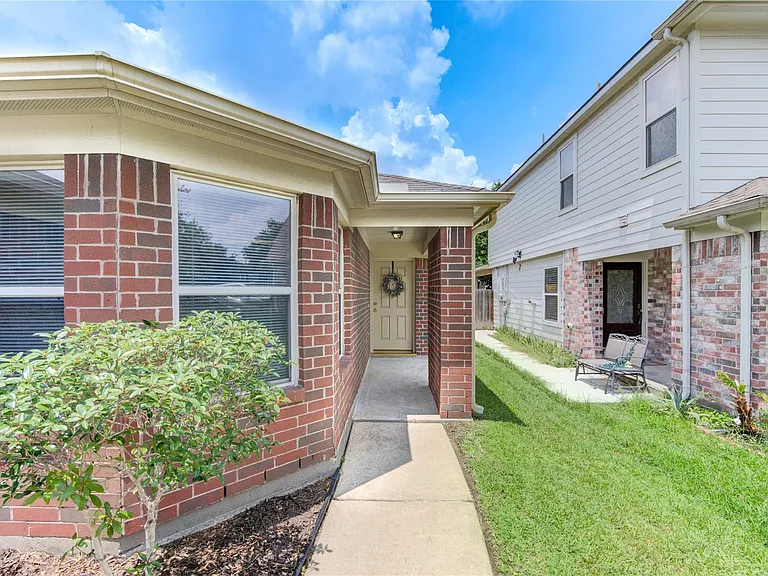 3639 Barkers Crossing Ave — Photo 3