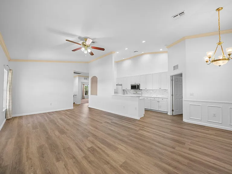 5370 Park Rd #4 — Photo 8