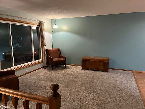 5th image of 720 3rd St NE