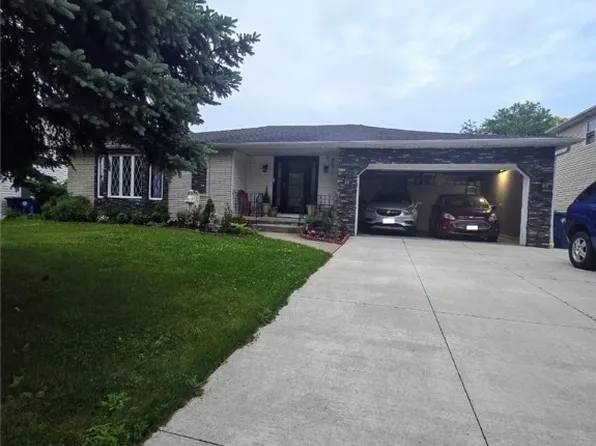 207 Shetland Dr, Williamsville, NY 14221