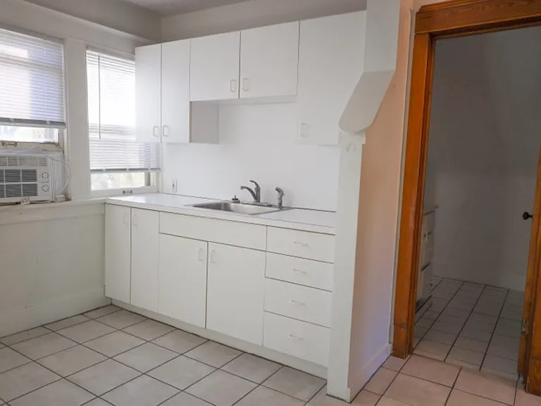 4909 California St #3 — Photo 10