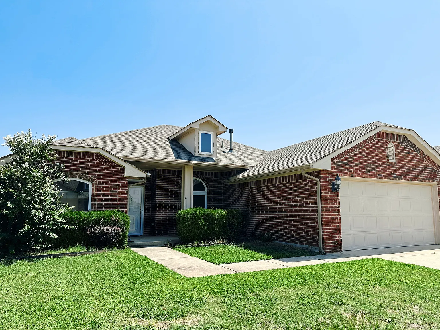 21230 River Lark Ln — Photo 1