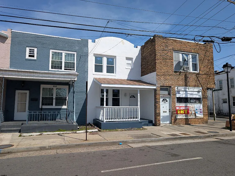 803 N Indiana Ave — Photo 2