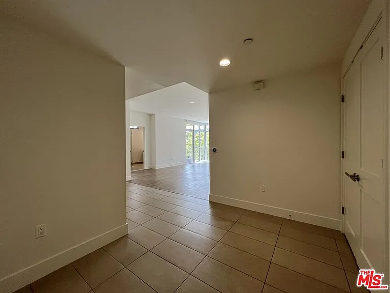 11715 W Bellagio Rd #204 — Photo 2
