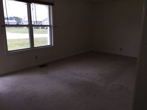 4th image of 1632 Hannibal Dr