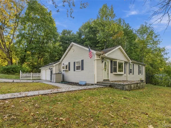 24 Revolutionary Road, Cortlandt Manor, NY 10567