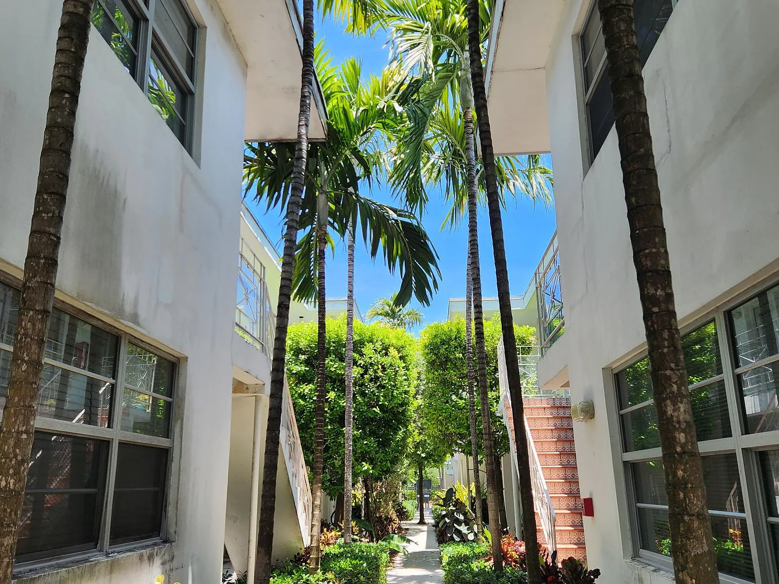 1 bed, 588 sqft, $2,399 — Photo 2