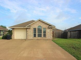 917 Gardenia St, College Station, TX 77845