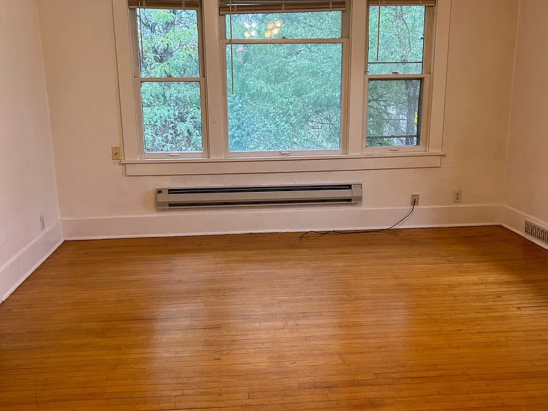 Apartments available in a highly desirable University District location! — Photo 12
