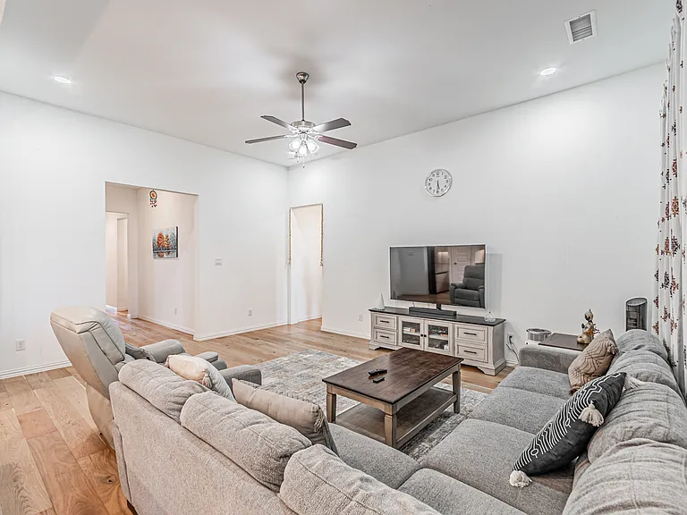 3508 Crescent Ln — Photo 6
