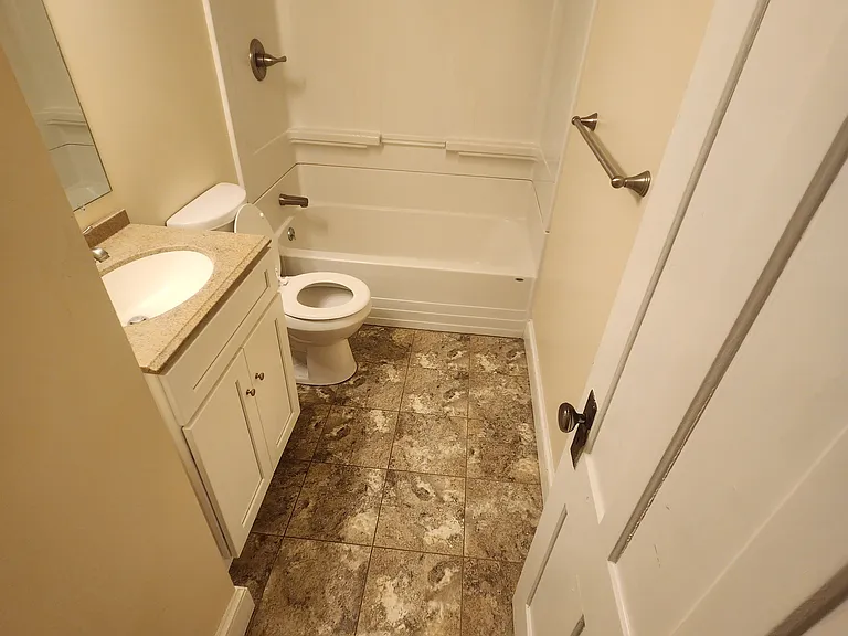 115 Tompkins St — Photo 6
