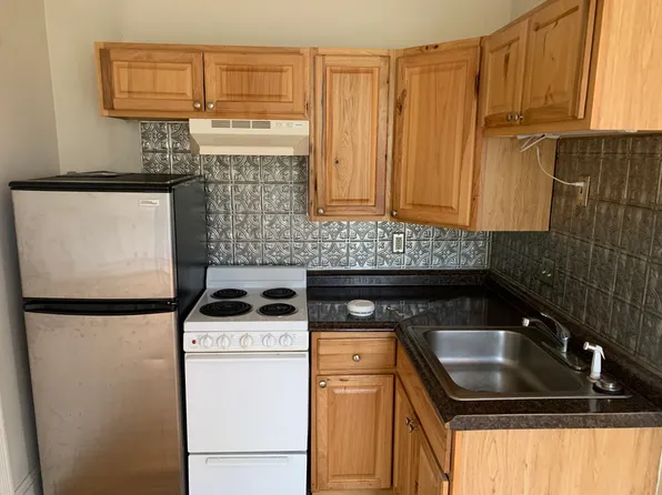 9 Carleton St #3, Portland, ME 04102