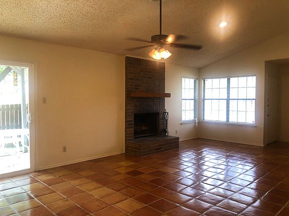 3rd image of 2808 Weston Dr