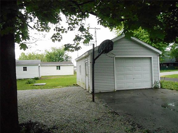 2nd image of 309 E College St