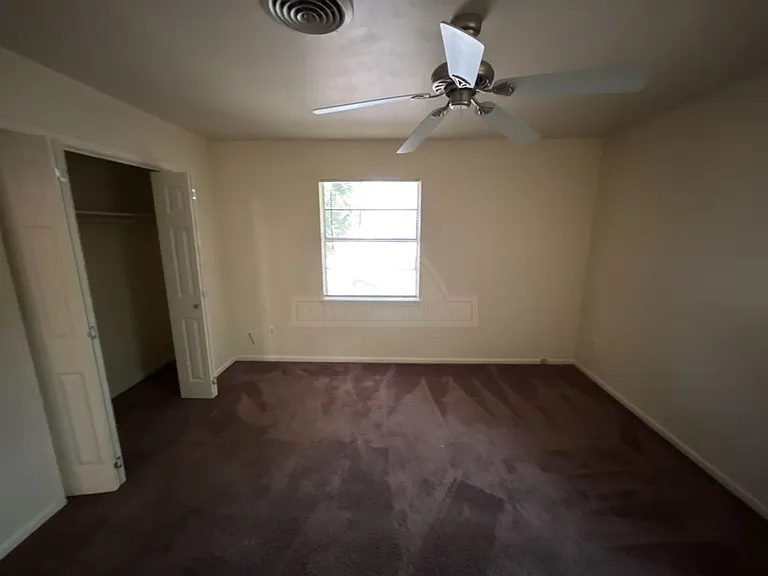 208 Oak St — Photo 13