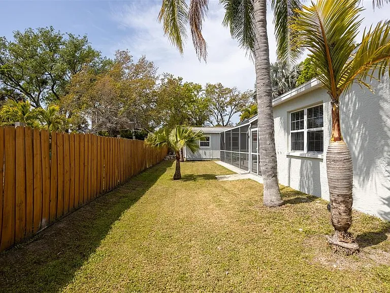 711 Bayshore Dr — Photo 47