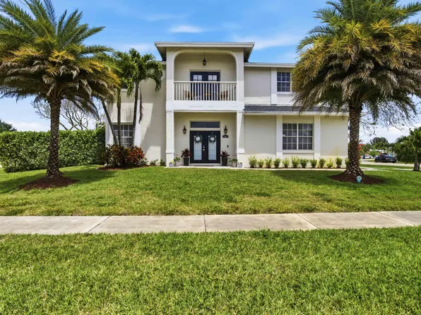 101 Mill Pond Ln, Royal Palm Beach, FL 33411