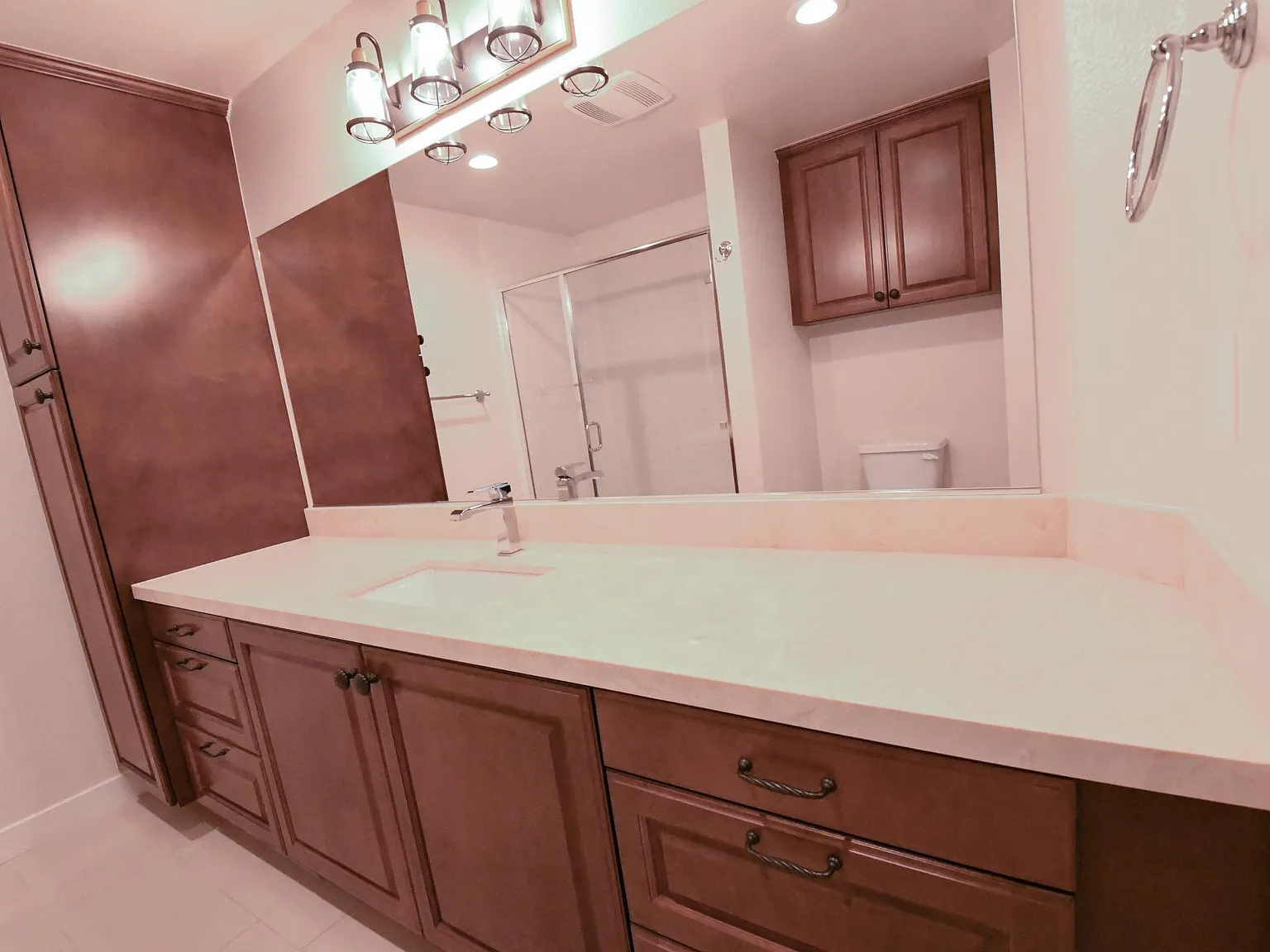 2 bed, 1200 sqft, $3,985 — Photo 3