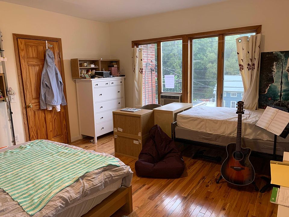 1st image of 334 Ashford Ave