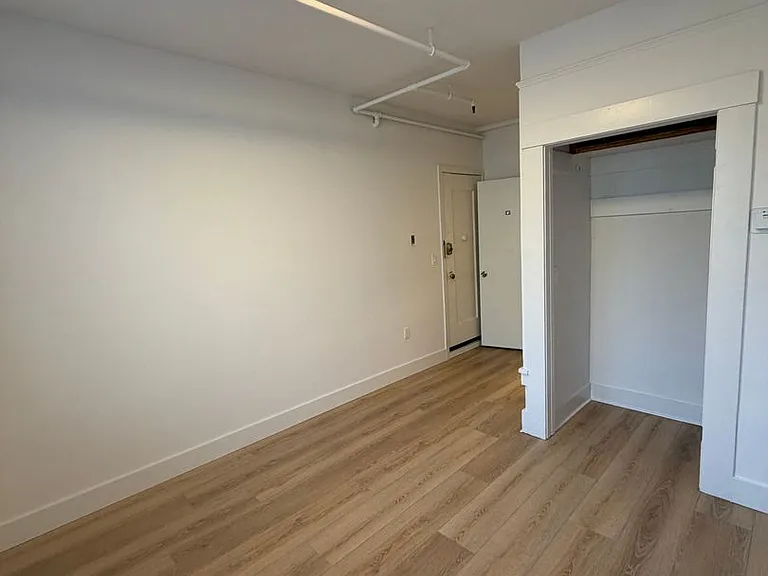 1674 Washington St #1 — Photo 2