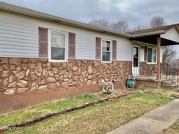 2nd image of 1785 Holly Ct
