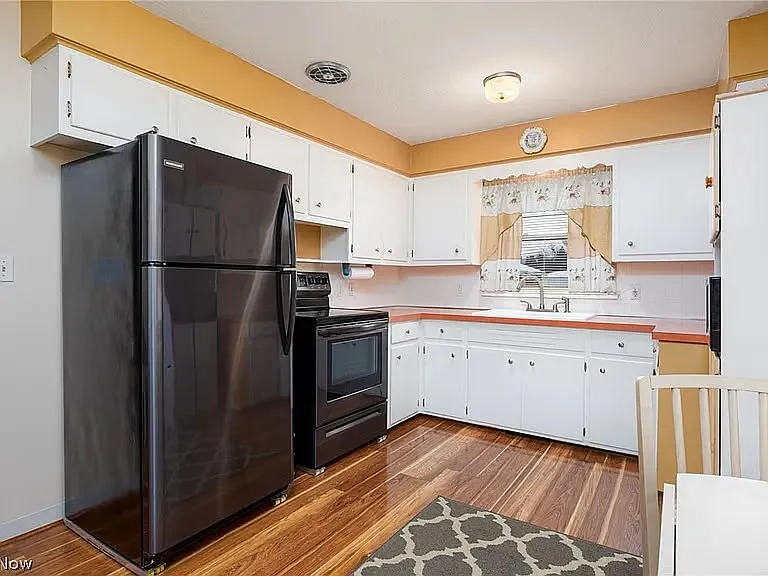 3 bed, 1456 sqft, $900 — Photo 3