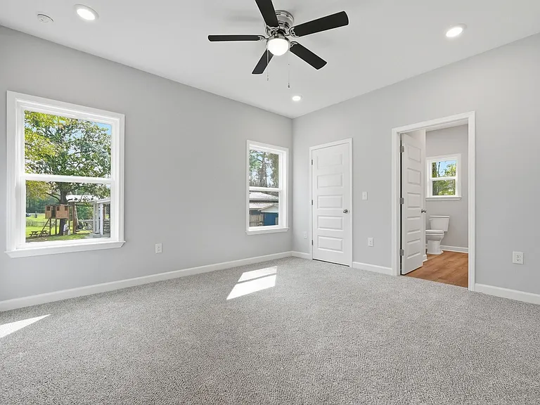 2588 Kingston Rd — Photo 13