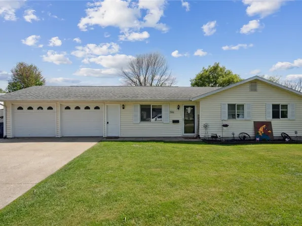 906 W 18th St, Vinton, IA 52349