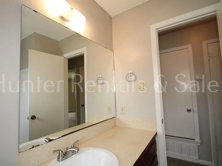 3801 Madison Dr — Photo 15