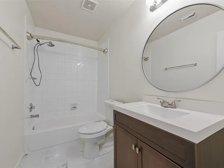 9523 Wyatt Oak Ln — Photo 16