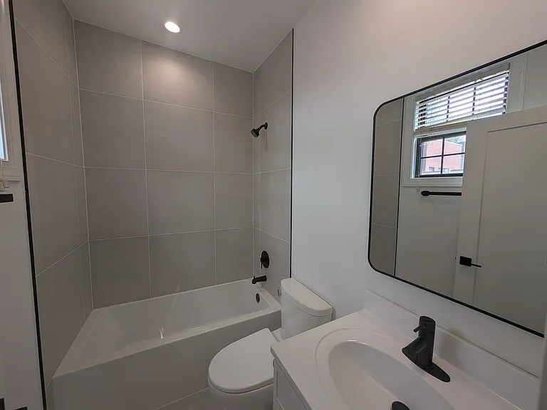 1835 N Bissell St #1F — Photo 12