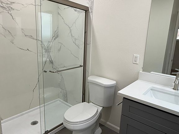 4th image of 684 Lincoln St #1