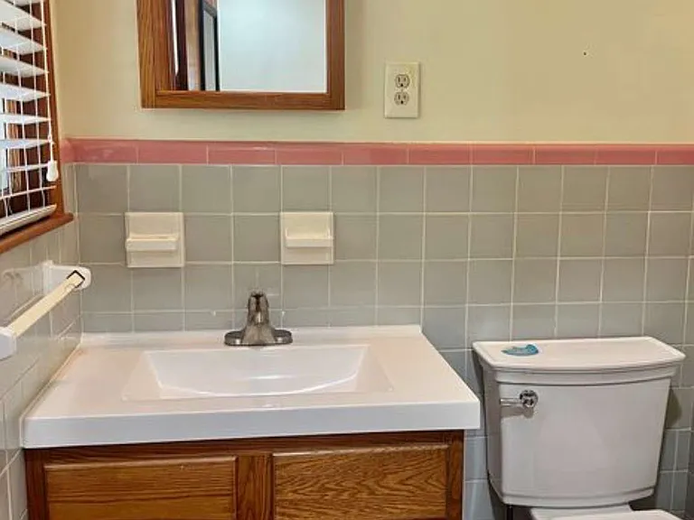 2560 Wood Valley Dr — Photo 11