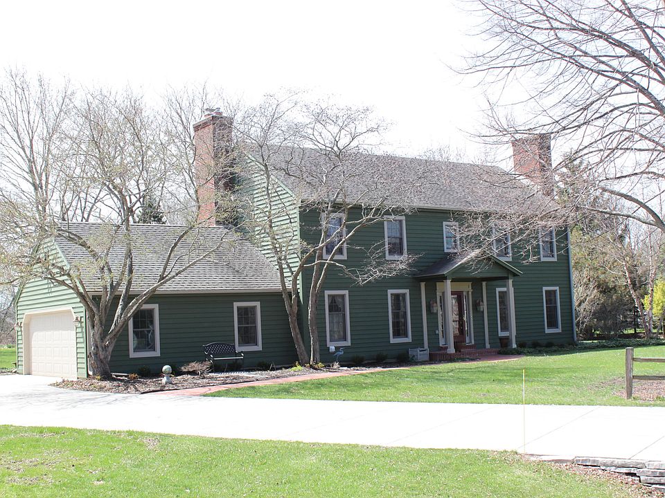 1st image of 1711 W Glen Oaks Ln