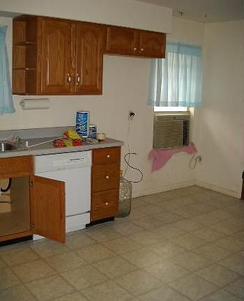 2nd image of 303 Cypress St