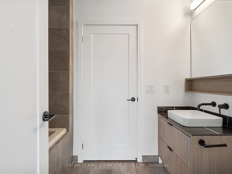 8888 Yonge St #1104 — Photo 38