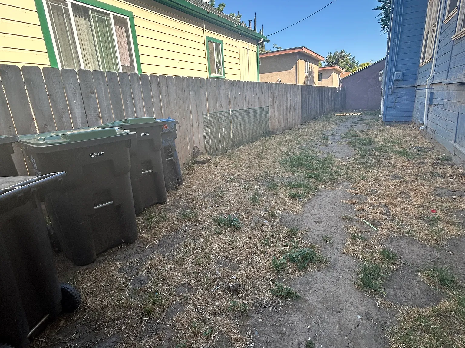 229 W Flora St — Photo 4